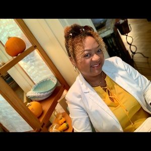 Meet your Posher, Carline